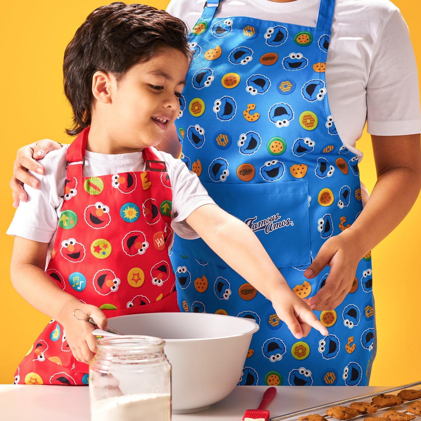 [Sesame Street x Famous Amos] Elmo's World Kid Apron
